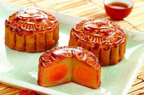 2013月餅主打簡(jiǎn)約牌 天價(jià)禮盒鮮見